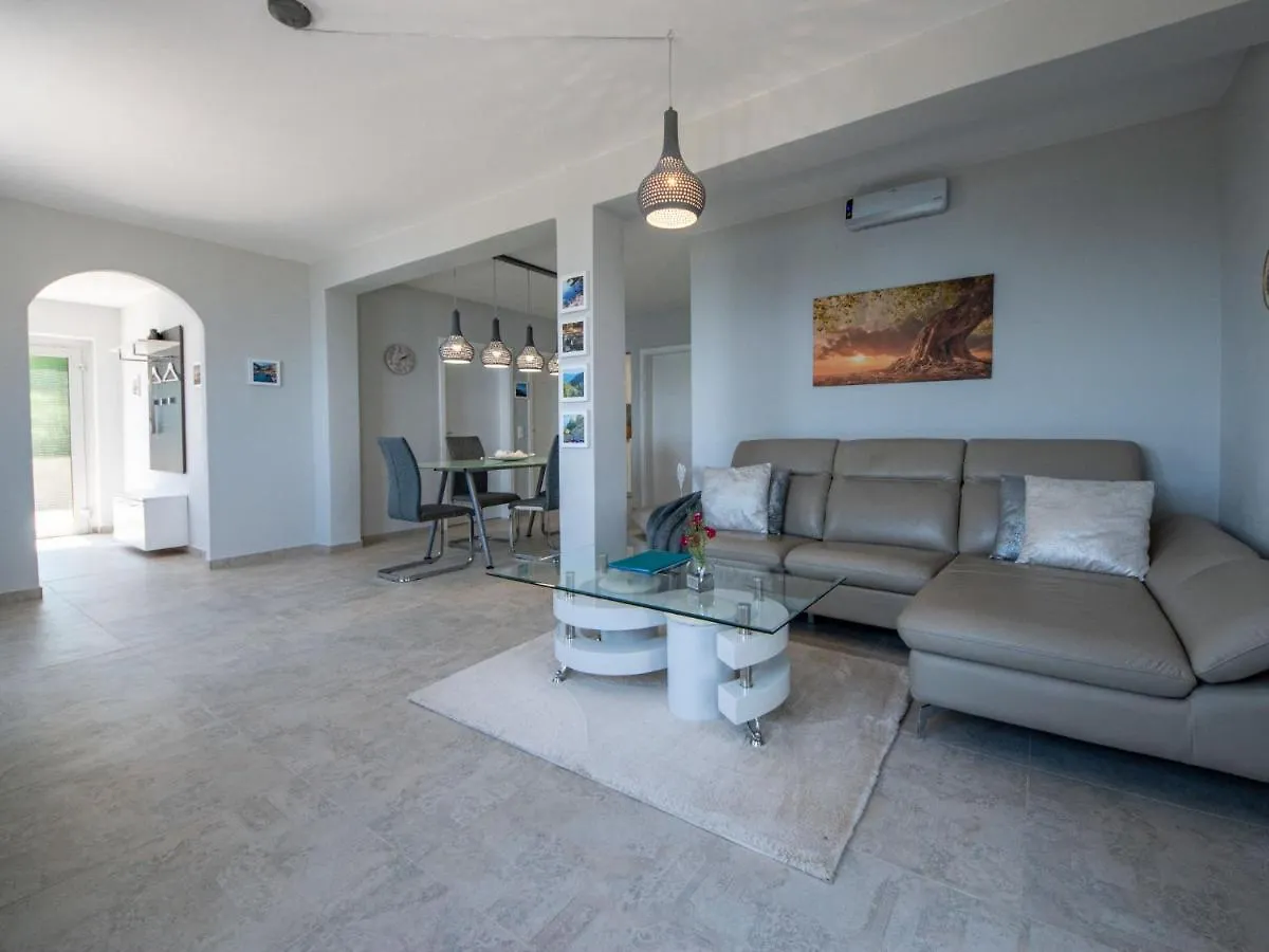 Apartment La Mer-1 By Interhome Lovran Croatie